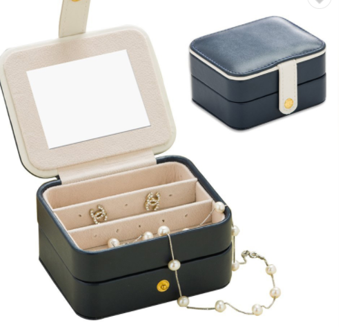 Portable jewelry storage box